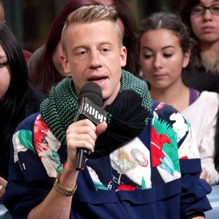 Macklemore and Ryan Lewis Appear on Much Music's New.Music.Live