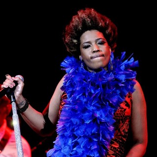 Macy Gray in Macy Gray Performing