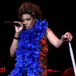 Macy Gray in Macy Gray Performing