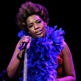Macy Gray in Macy Gray Performing