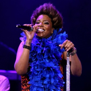 Macy Gray in Macy Gray Performing