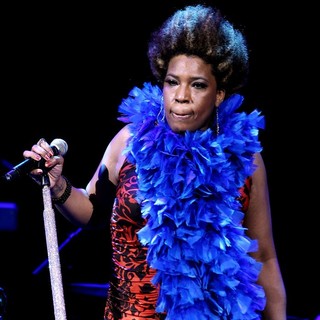 Macy Gray in Macy Gray Performing