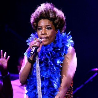 Macy Gray in Macy Gray Performing
