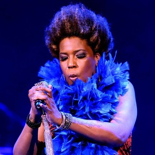 Macy Gray in Macy Gray Performing