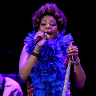 Macy Gray Performing - macy-gray-performing-20