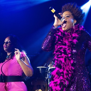 Macy Gray in Macy Gray Performs Live