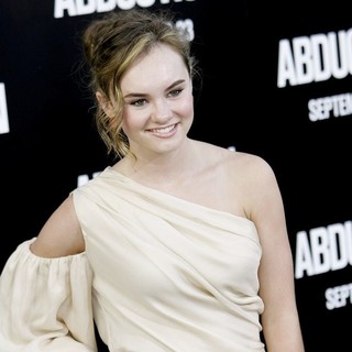 Madeline Carroll in The Premiere of Abduction - Arrivals
