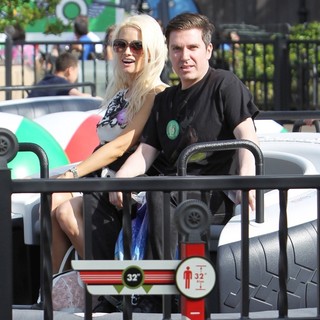 Holly Madison, Pasquale Rotella in Holly Madison and Pasquale Rotella Spend American Independence Day