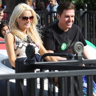 Holly Madison, Pasquale Rotella in Holly Madison and Pasquale Rotella Spend American Independence Day