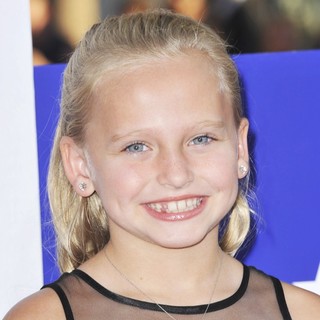 Madison Wolfe in Los Angeles Premiere of The Campaign - Arrivals