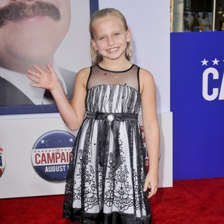 Madison Wolfe in Los Angeles Premiere of The Campaign - Arrivals