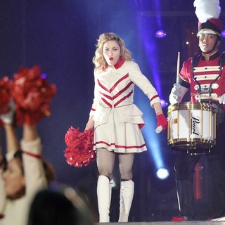 Madonna Performing of Her MDNA World Tour - madonna-mdna-world-tour-39