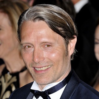 Mads Mikkelsen in The 85th Annual Oscars - Red Carpet Arrivals - mads-mikkelsen-85th-annual-oscars-01