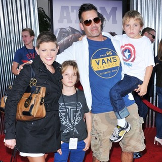 Natalie Maines, Adrian Pasdar in Los Angeles Premiere of Real Steel