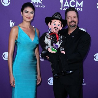 Taylor Makakoa, Terry Fator in 2012 ACM Awards - Arrivals