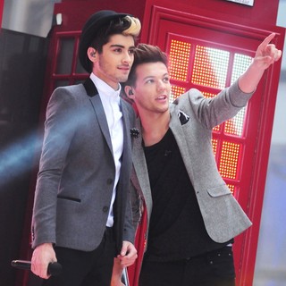 Zayn Malik, Louis Tomlinson, One Direction in One Direction Performing Live on The Today Show