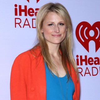Mamie Gummer in 2012 iHeartRadio Music Festival - Day 2 - Arrivals - mamie-gummer-2012-iheartradio-music-festival-day-2-02