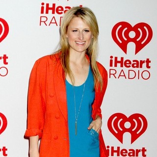 Mamie Gummer in 2012 iHeartRadio Music Festival - Day 2 - Arrivals - mamie-gummer-2012-iheartradio-music-festival-day-2-03