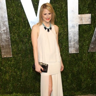 Mamie Gummer in 2013 Vanity Fair Oscar Party - Arrivals - mamie-gummer-2013-vanity-fair-oscar-party-01