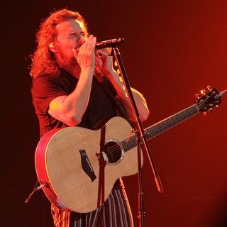 Mana in Mana Performing Live During Their Drama y Luz Tour