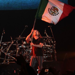 Mana in Mana Performing Live During Their Drama y Luz Tour