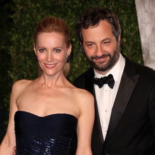 Leslie Mann, Judd Apatow in 2012 Vanity Fair Oscar Party - Arrivals