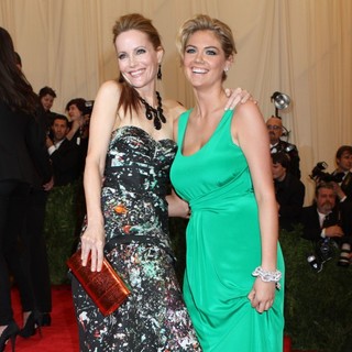 Leslie Mann in PUNK: Chaos to Couture Costume Institute Gala - mann-upton-chaos-to-couture-costume-institute-gala-01