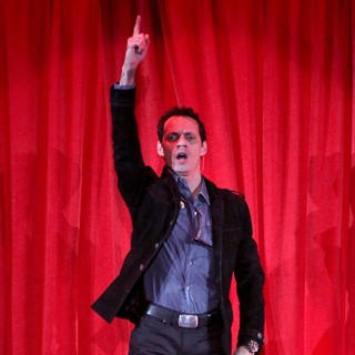 Marc Anthony in Q Viva Show