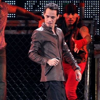 Marc Anthony in Q Viva Show