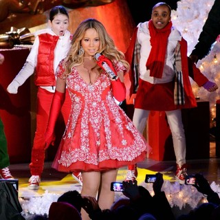 Mariah Carey Taping Her Performance for The Tree Lighting Ceremony