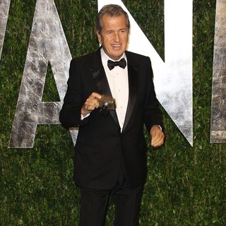 Mario Testino in 2012 Vanity Fair Oscar Party - Arrivals