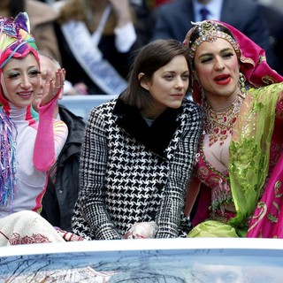 Marion Cotillard in Harvard University's Hasty Pudding Theatricals 2013 Woman of The Year Parade Ceremony