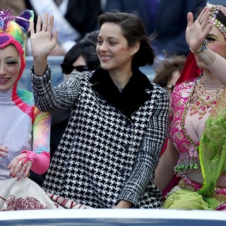 Marion Cotillard in Harvard University's Hasty Pudding Theatricals 2013 Woman of The Year Parade Ceremony