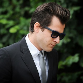 Mark Ronson in The Cremation of Amy Winehouse