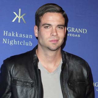 Mark Salling in All-Star Red Carpet Affair to Celebrate Nightclub Grand Opening - mark-salling-celebrate-nightclub-grand-opening-01