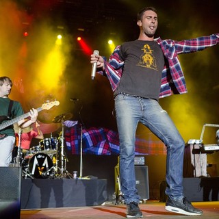Michael Madden, Adam Levine, PJ Morton, Maroon 5 in Maroon 5 Rock in Rio Lisboa at Parque da Bela Vista - Day 3