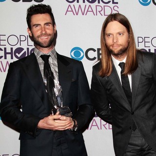 Adam Levine, James Valentine, Maroon 5 in People's Choice Awards 2013 - Press Room