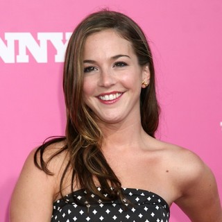 Martha MacIsaac in Premiere of The House Bunny - martha-macisaac-the-house-bunny-premiere-02