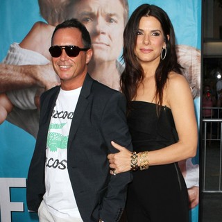Sandra Bullock in The Change-Up Los Angeles Premiere - martin-bullock-premiere-the-change-up-01