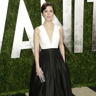 Mary Elizabeth Winstead in 2013 Vanity Fair Oscar Party - Arrivals - mary-elizabeth-winstead-2013-vanity-fair-oscar-party-02