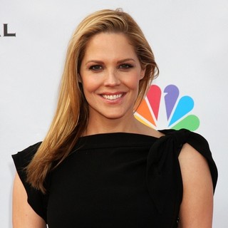 Mary McCormack in The Cable Show 2010 to Feature An Evening With NBC Universal - mary-mccormack-the-cable-show-2010-01