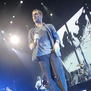 Kyle Cook, Brian Yale, Rob Thomas, Matchbox 20 in Matchbox 20 Performing Live in Concert