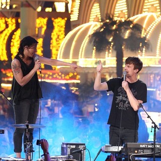 Matt and Kim in The Inaugural MTV O Music Awards