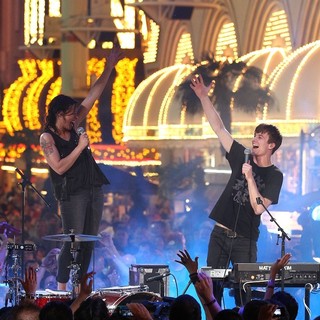 Matt and Kim in The Inaugural MTV O Music Awards