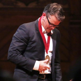 Harvard University Honours Matt Damon with The 2013 Arts Medal - matt-damon-2013-arts-medal-06