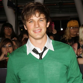 Matt Lanter in The Twilight Saga's Breaking Dawn Part I World Premiere - matt-lanter-premiere-breaking-dawn-1-02
