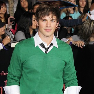 Matt Lanter in The Twilight Saga's Breaking Dawn Part I World Premiere - matt-lanter-premiere-breaking-dawn-1-03