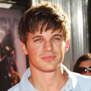 Matt Lanter in Los Angeles Premiere of Real Steel - matt-lanter-premiere-real-steel-01