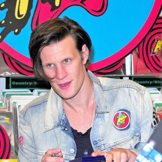 Doctor Who: Series 6 DVD Signing - Signing