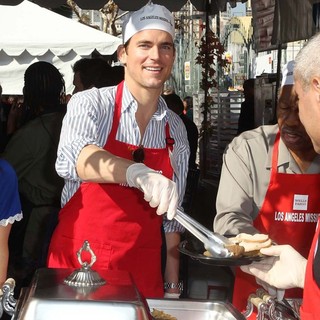 Matthew Bomer in The Los Angeles Mission's Thanksgiving for Skid Row Homeless